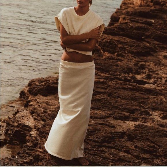 Zara Dresses & Skirts - NWT ZARA long maxi slit skirt size small